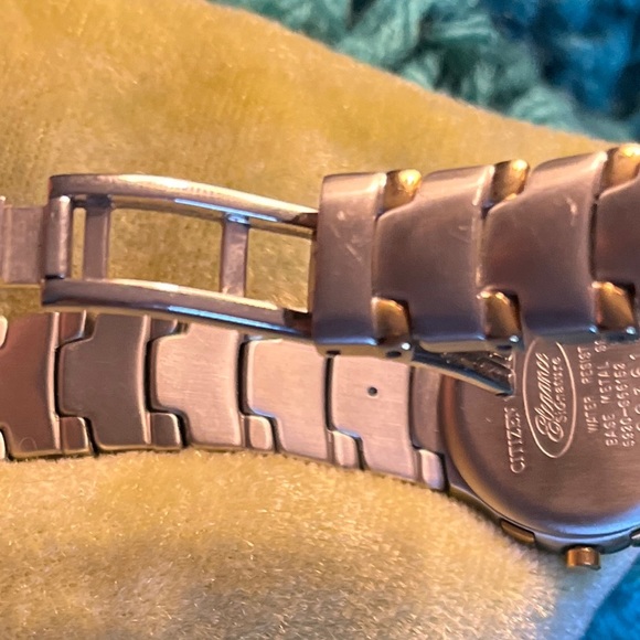 2003 CITIZEN Elegance Signature Collection Ladies Analog Watch - Picture 4 of 12